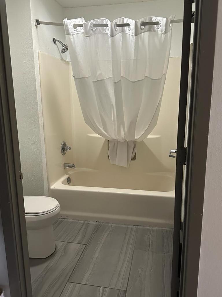 Quality Inn & Suites Decatur Priceville I-65 Extérieur photo