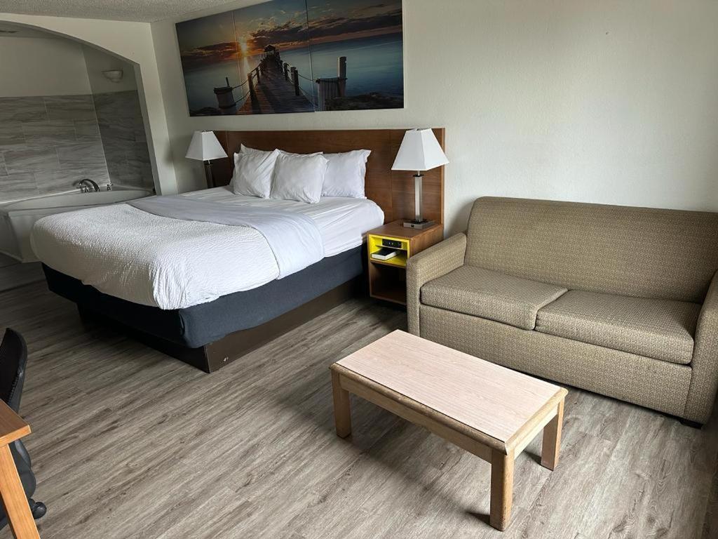 Quality Inn & Suites Decatur Priceville I-65 Extérieur photo