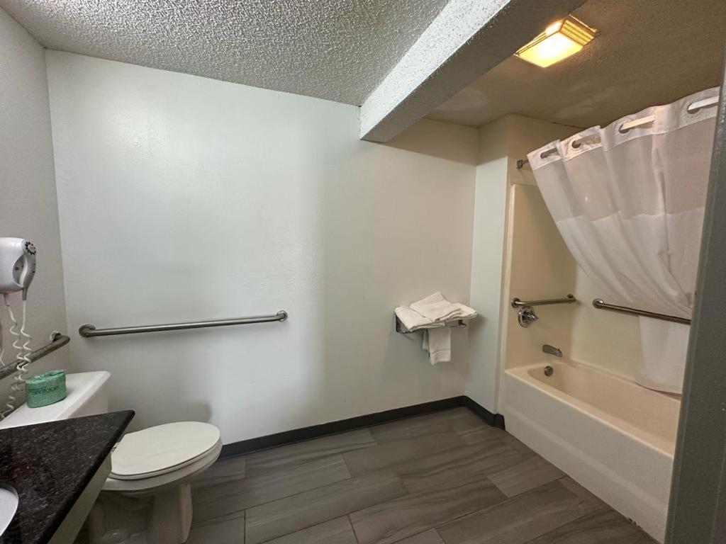 Quality Inn & Suites Decatur Priceville I-65 Extérieur photo