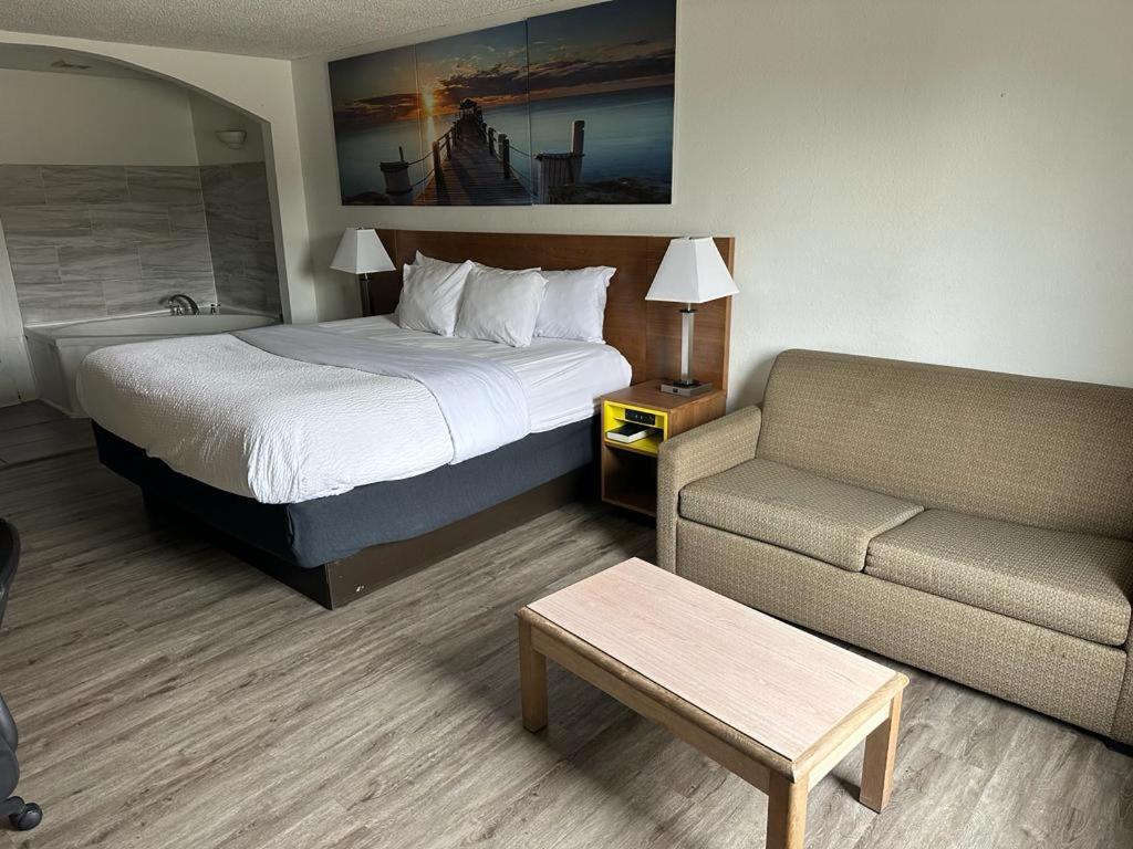 Quality Inn & Suites Decatur Priceville I-65 Extérieur photo