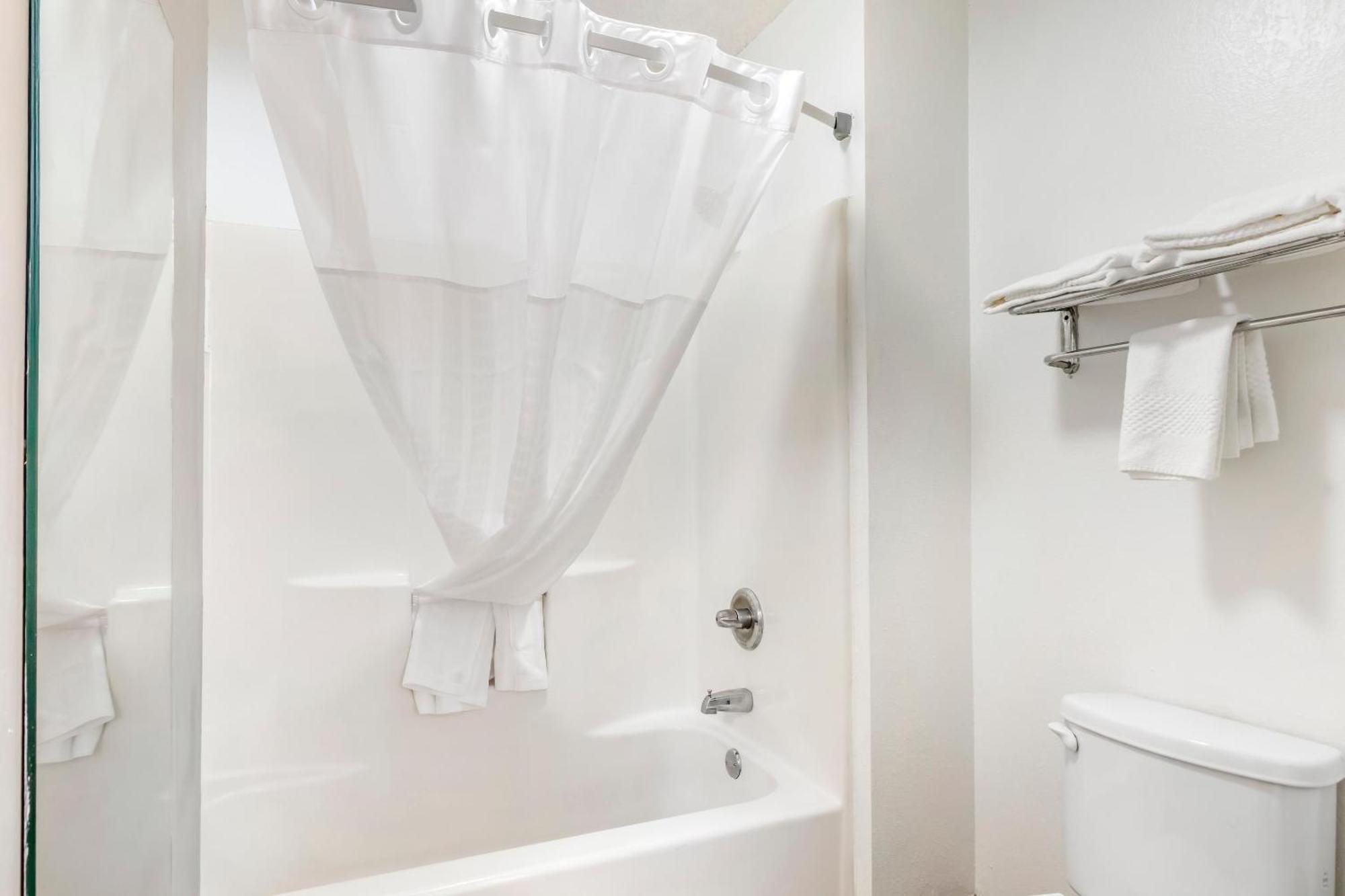 Quality Inn & Suites Decatur Priceville I-65 Extérieur photo